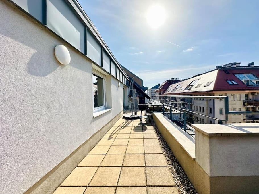 Riverside Budapest - Free Parking Exterior foto